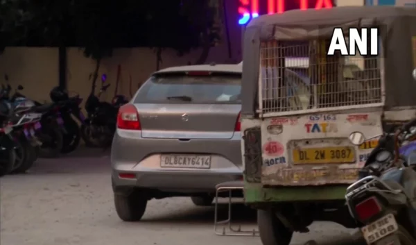 नए साल के मौके पर दिल्ली शर्मसार, कार सवार युवकों ने लड़की को 5KM घसीटा - Khabri Adda